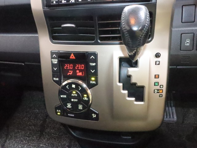 トヨタ ノア Ｓｉレイッシュ