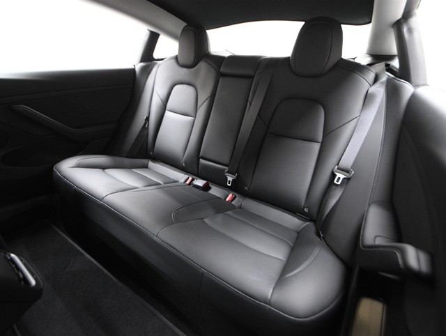 その他輸入車 テスラ モデル３ ロングレンジ
