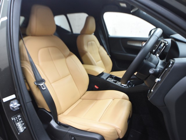 ボルボ ボルボ ＸＣ４０ T4 AWD ｲﾝｽｸﾘﾌﾟｼｮﾝ