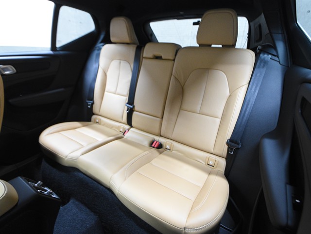 ボルボ ボルボ ＸＣ４０ T4 AWD ｲﾝｽｸﾘﾌﾟｼｮﾝ