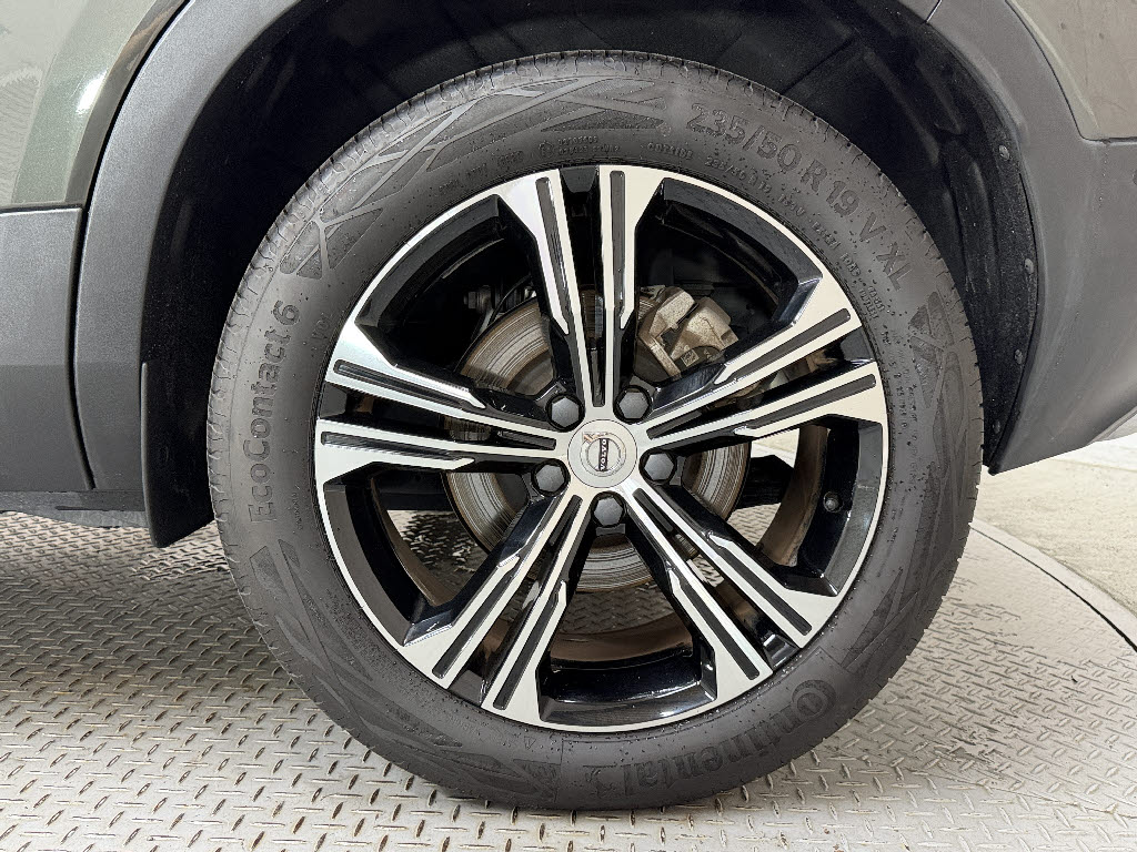 ボルボ ボルボ ＸＣ４０ T4 AWD ｲﾝｽｸﾘﾌﾟｼｮﾝ
