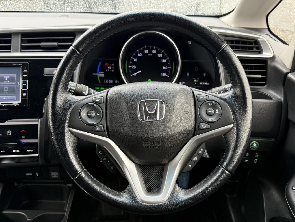 ホンダ ﾌｨｯﾄﾊｲﾌﾞﾘｯﾄﾞ Lﾎﾝﾀﾞｾﾝｼﾝｸﾞ 4WD