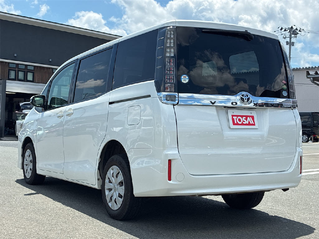 トヨタ ヴォクシー X 4WD