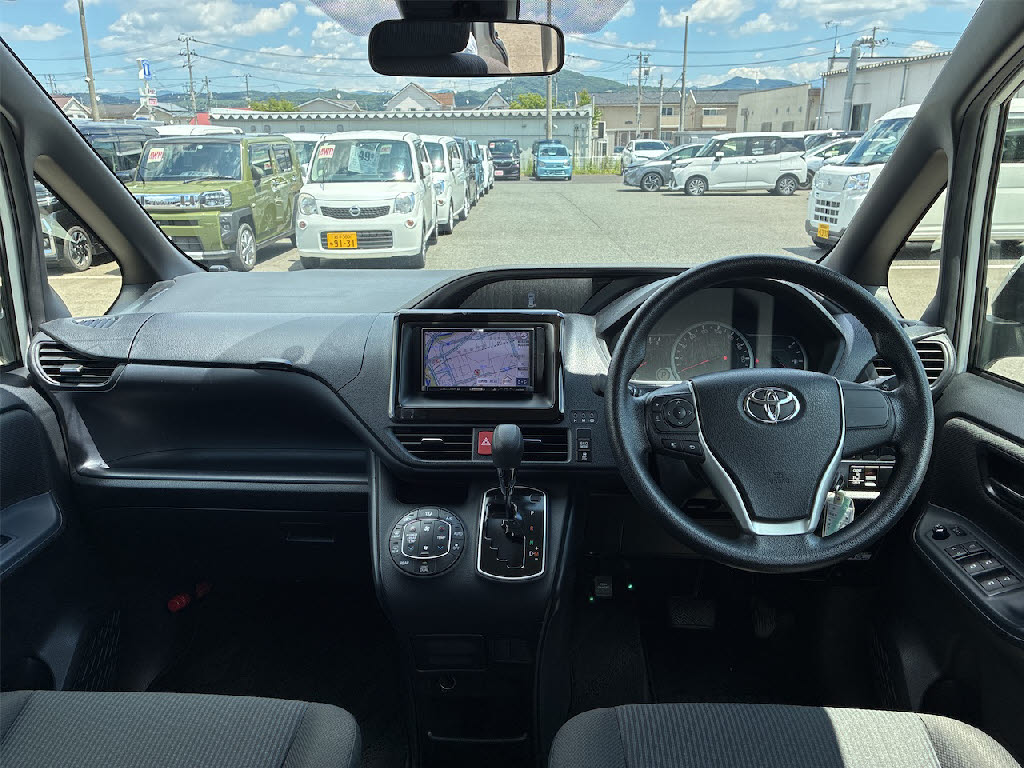 トヨタ ヴォクシー X 4WD