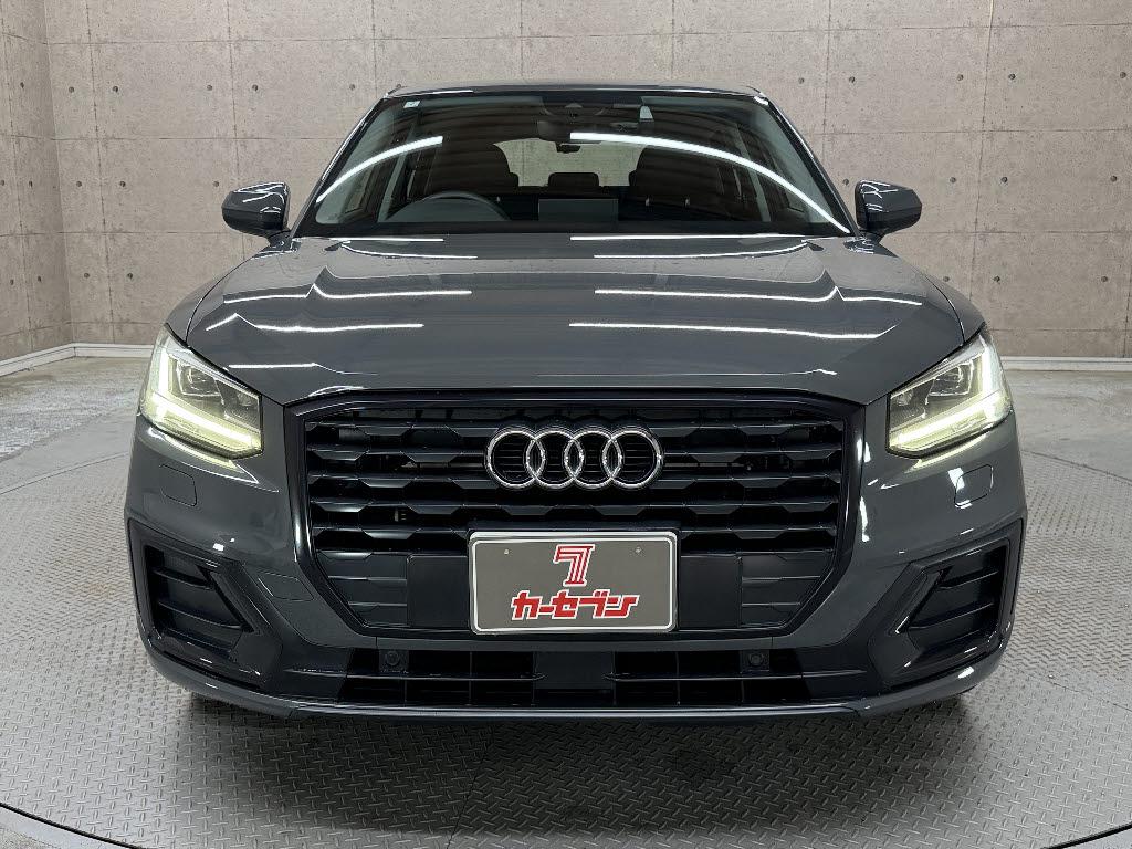 アウディ ｱｳﾃﾞｨ Q2 ハッシュタグパッション