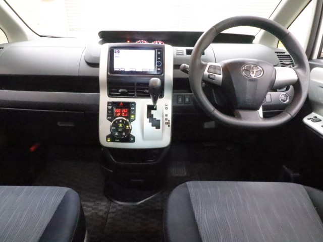 トヨタ ノア Si