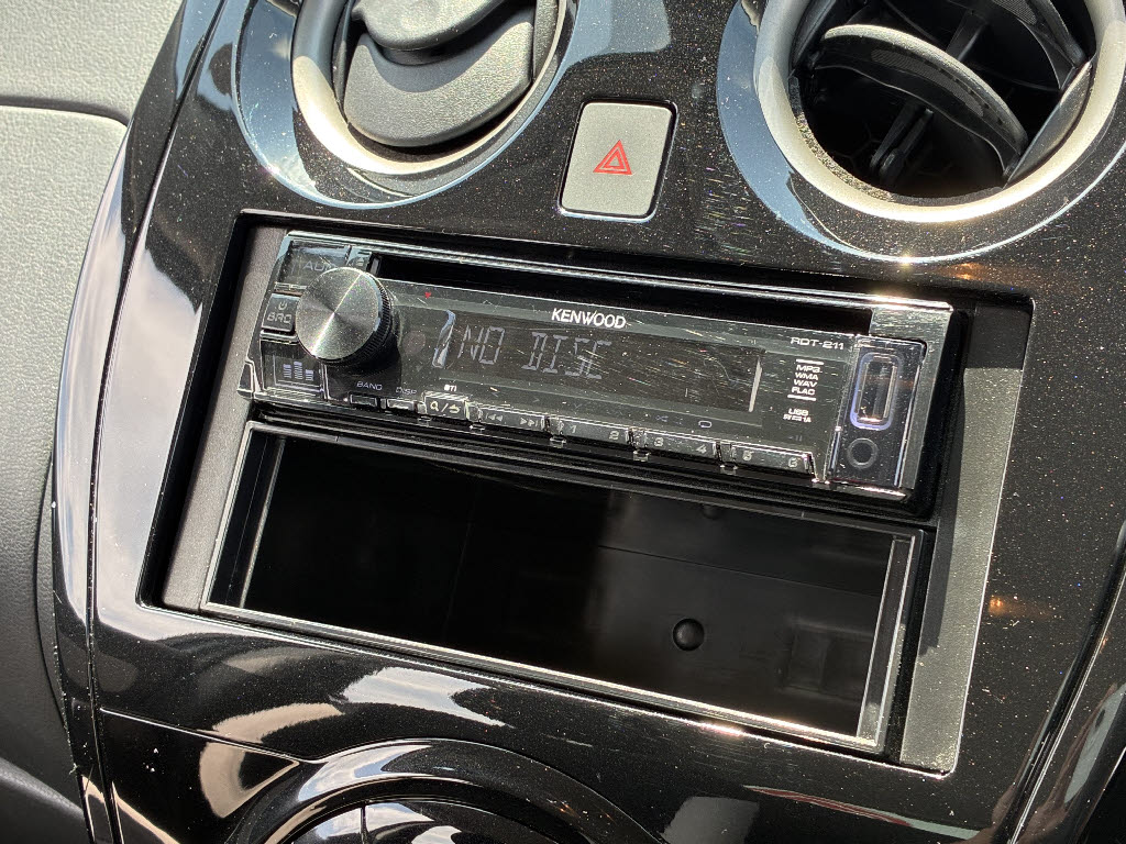 ニッサン ノート e-POWER B FOUR