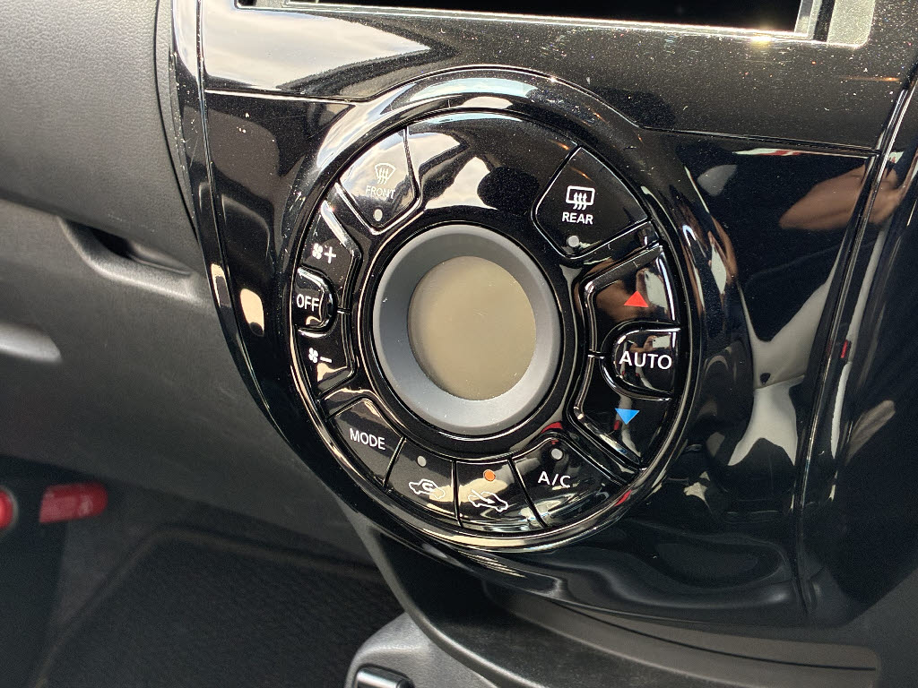 ニッサン ノート e-POWER B FOUR