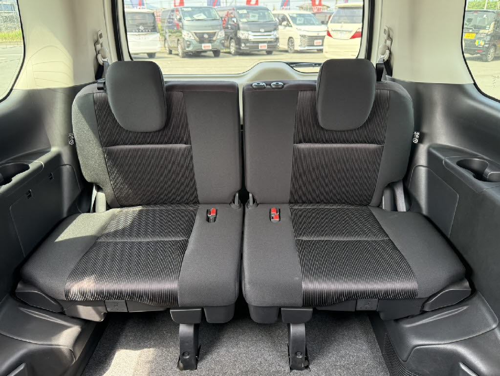 ニッサン セレナ ﾊｲｳｪｲｽﾀｰ 4WD