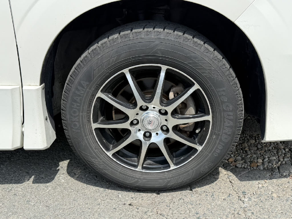 ニッサン セレナ ﾊｲｳｪｲｽﾀｰ 4WD
