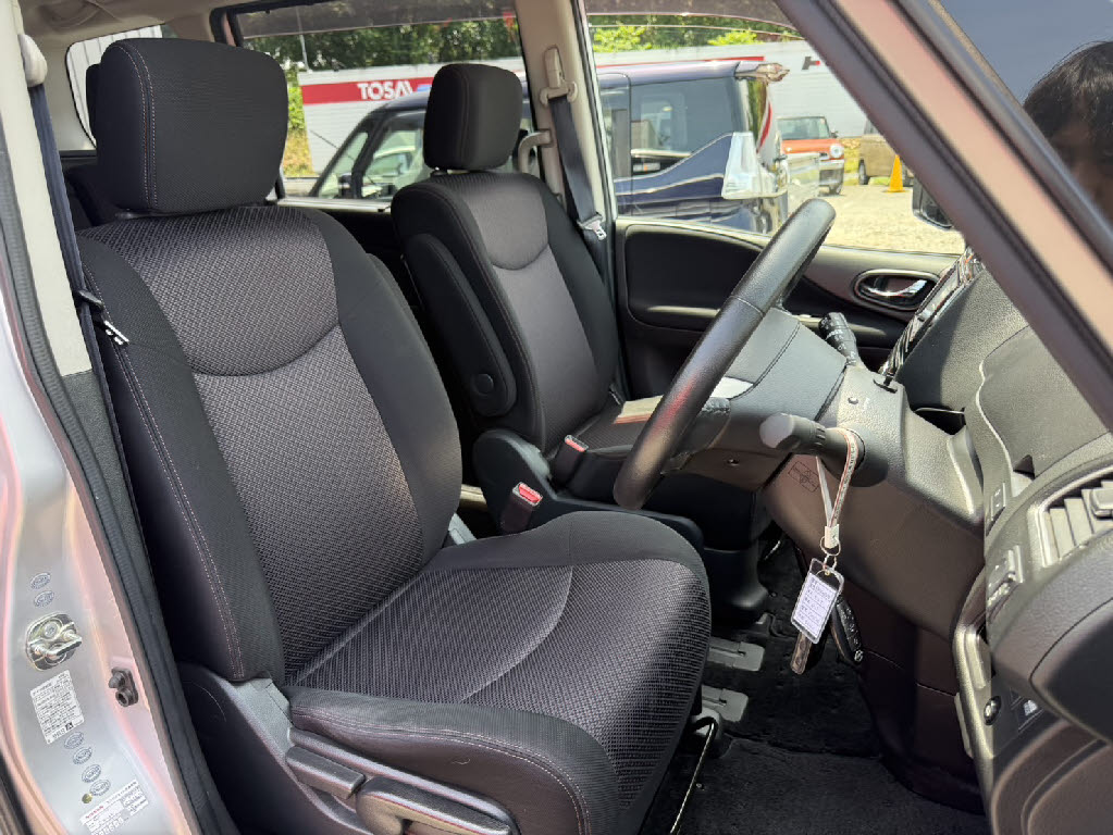 ニッサン セレナ ﾊｲｳｪｲｽﾀｰVｾﾚｸｼｮﾝ 4WD