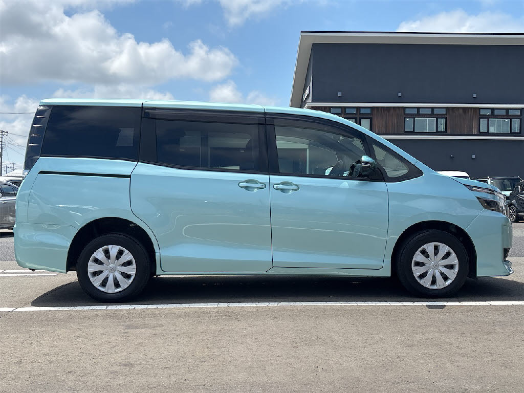 トヨタ ヴォクシー X 4WD