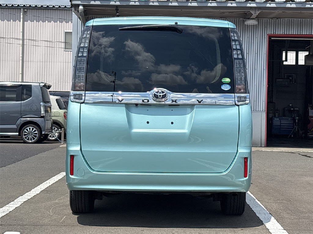 トヨタ ヴォクシー X 4WD