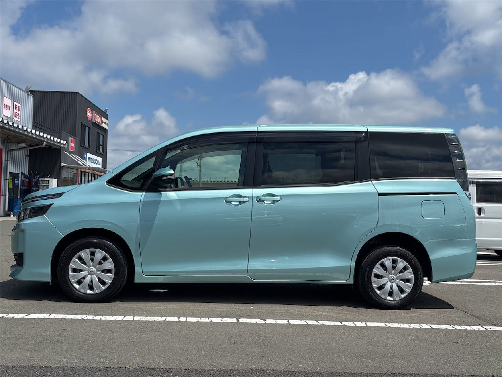 トヨタ ヴォクシー X 4WD