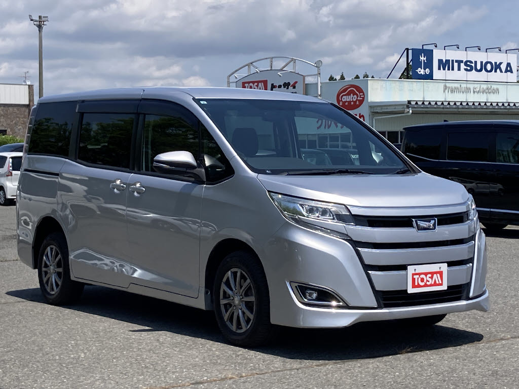トヨタ ノア X 4WD