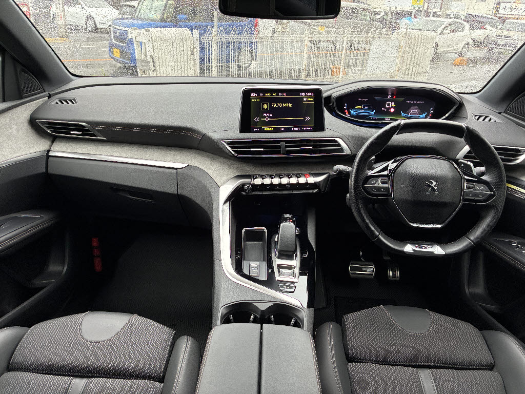 プジョー プジョー３００８ GT ﾊｲﾌﾞﾘｯﾄﾞ4  4WD