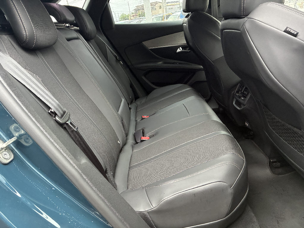 プジョー プジョー３００８ GT ﾊｲﾌﾞﾘｯﾄﾞ4  4WD
