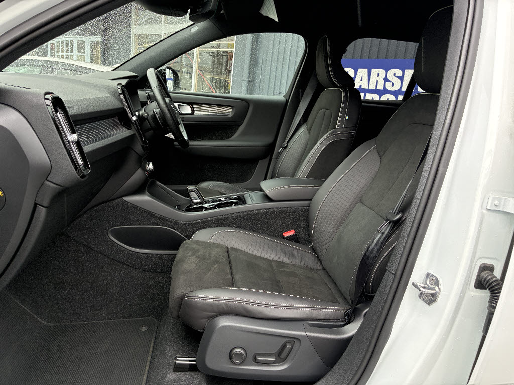 ボルボ ボルボ ＸＣ４０ Ｔ４　Ｒデザイン
