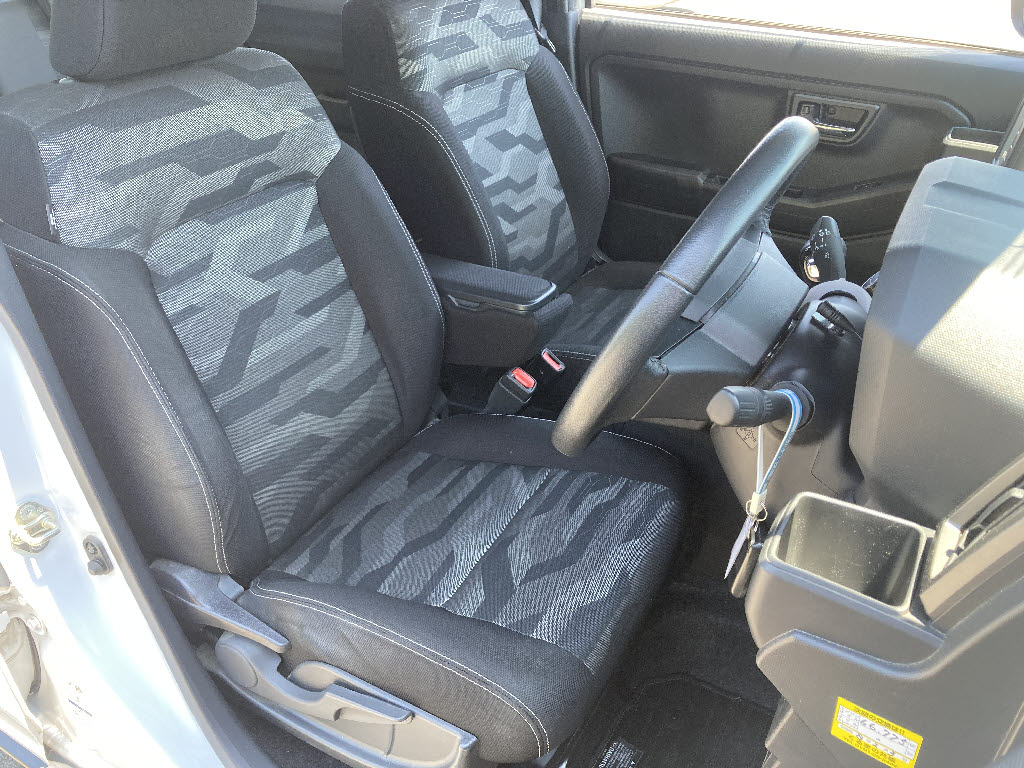 ダイハツ タフト Gﾀｰﾎﾞｸﾛﾑﾍﾞﾝﾁｬｰ 4WD