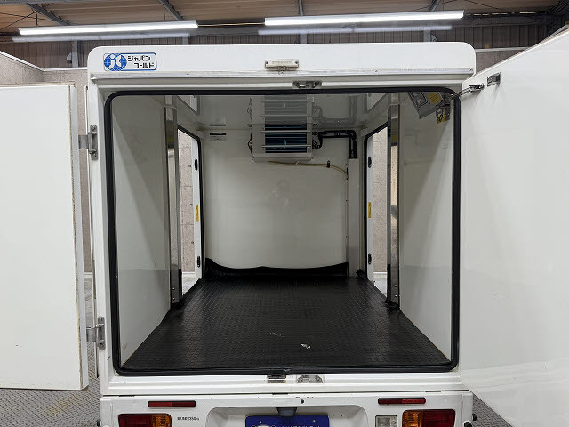 ダイハツ ハイゼットＴ ＦＲＰ中温冷凍車 両側スライドドア仕様