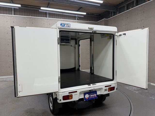 ダイハツ ハイゼットＴ ＦＲＰ中温冷凍車 両側スライドドア仕様