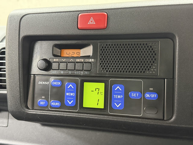 ダイハツ ハイゼットＴ ＦＲＰ中温冷凍車 両側スライドドア仕様