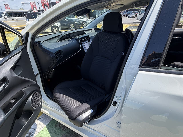 トヨタ プリウス 助手席回転チルトシート車　Ａタイプ