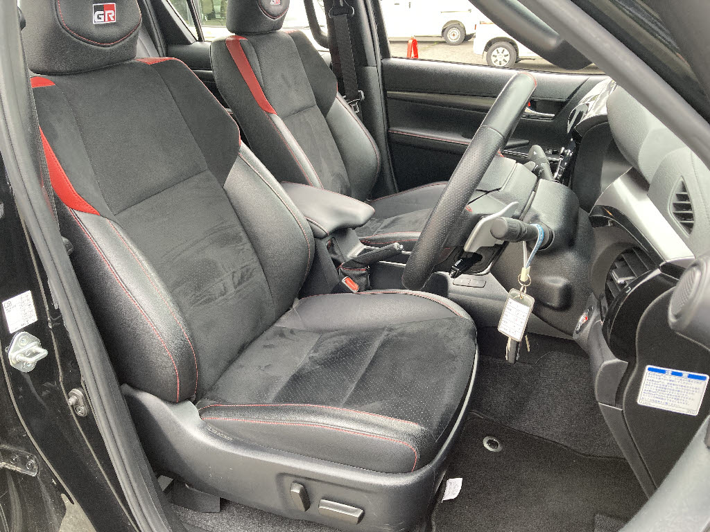 トヨタ ハイラックス 4WD Z”GR SPORT”