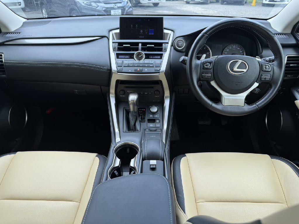 レクサス レクサス ＮＸ NX200t Iﾊﾟｯｹｰｼﾞ 4WD