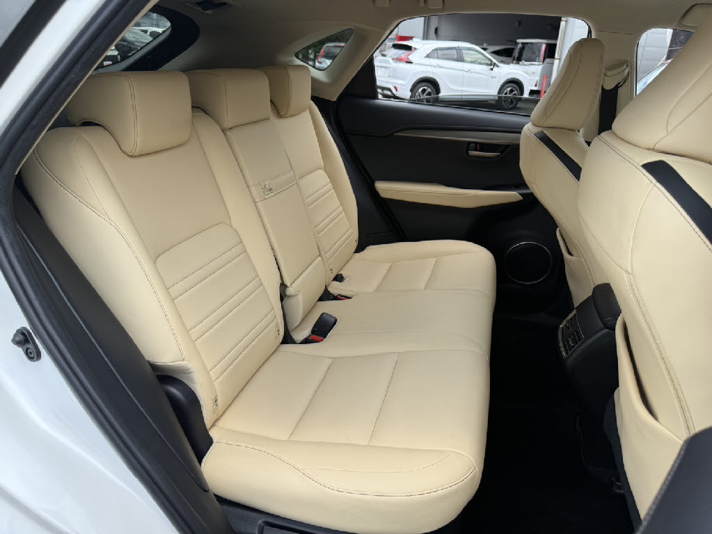レクサス レクサス ＮＸ NX200t Iﾊﾟｯｹｰｼﾞ 4WD