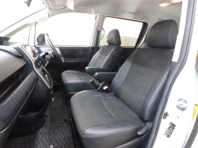 トヨタ ヴォクシー ＺＳ 煌Ｚ