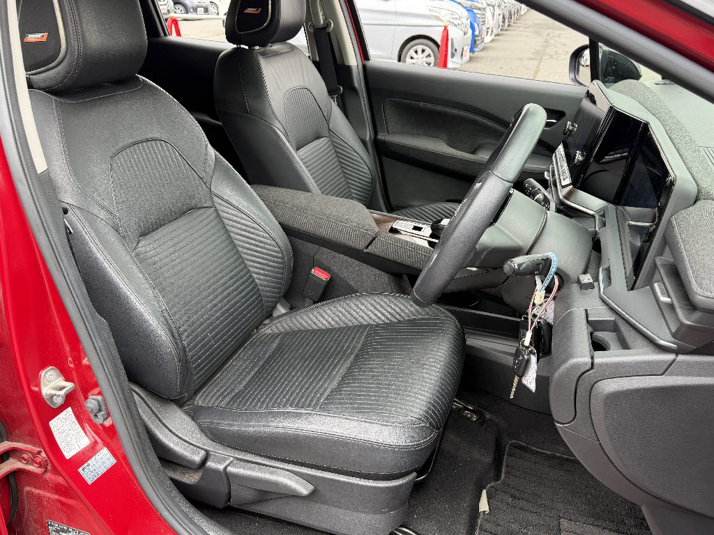 ニッサン オーラ G FOURﾚｻﾞｰｴﾃﾞｨｼｮﾝ 4WD