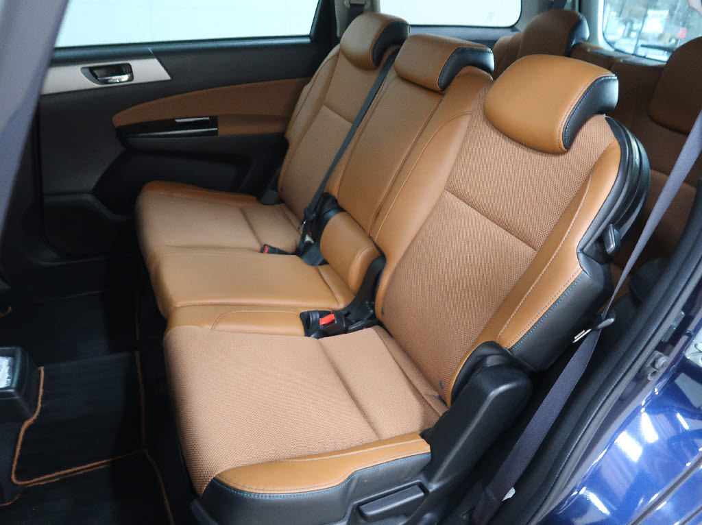 スバル ｴｸｼｰｶﾞ ｸﾛｽｵｰﾊﾞｰ7 2.5iｱｲｻｲﾄ 4WD