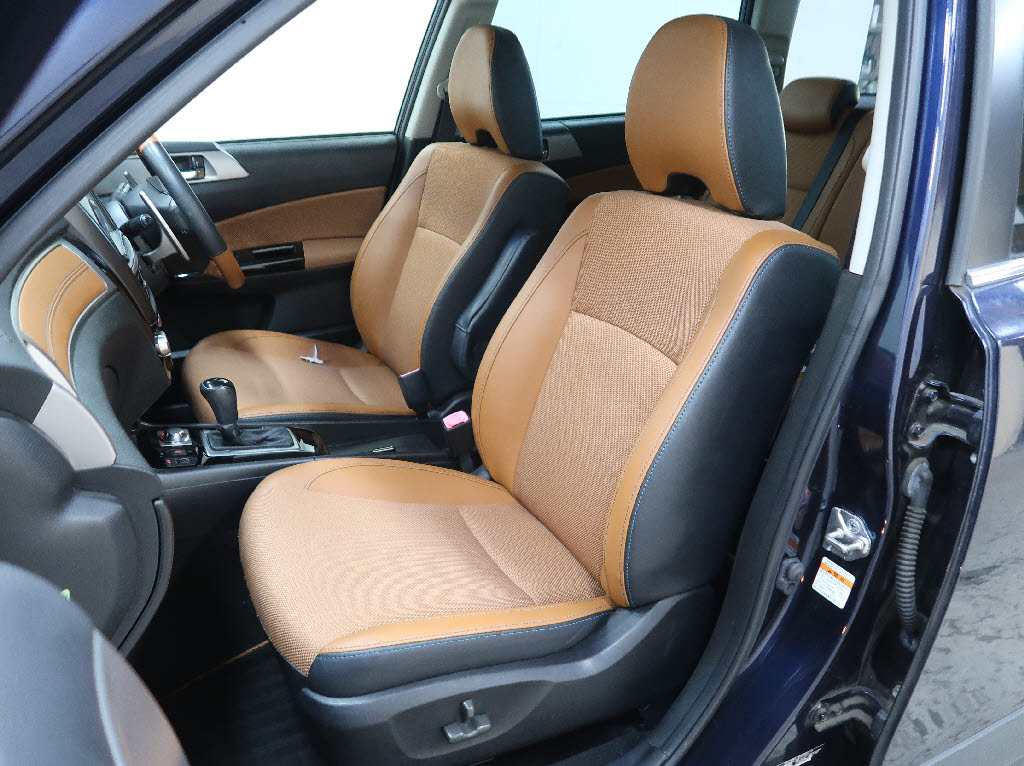 スバル ｴｸｼｰｶﾞ ｸﾛｽｵｰﾊﾞｰ7 2.5iｱｲｻｲﾄ 4WD