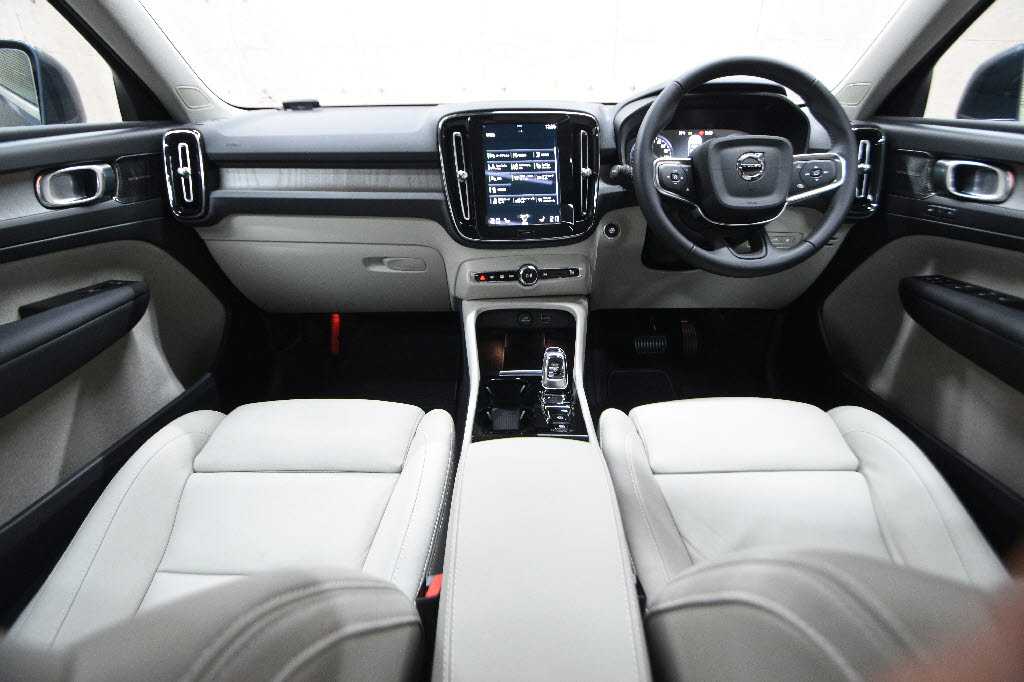 ボルボ ボルボ ＸＣ４０ RPH T5ｲﾝｽｸﾘﾌﾟｼｮﾝ