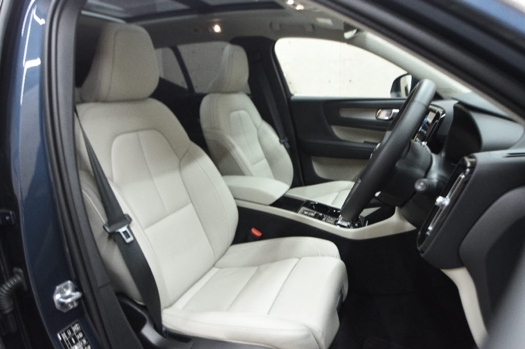 ボルボ ボルボ ＸＣ４０ RPH T5ｲﾝｽｸﾘﾌﾟｼｮﾝ