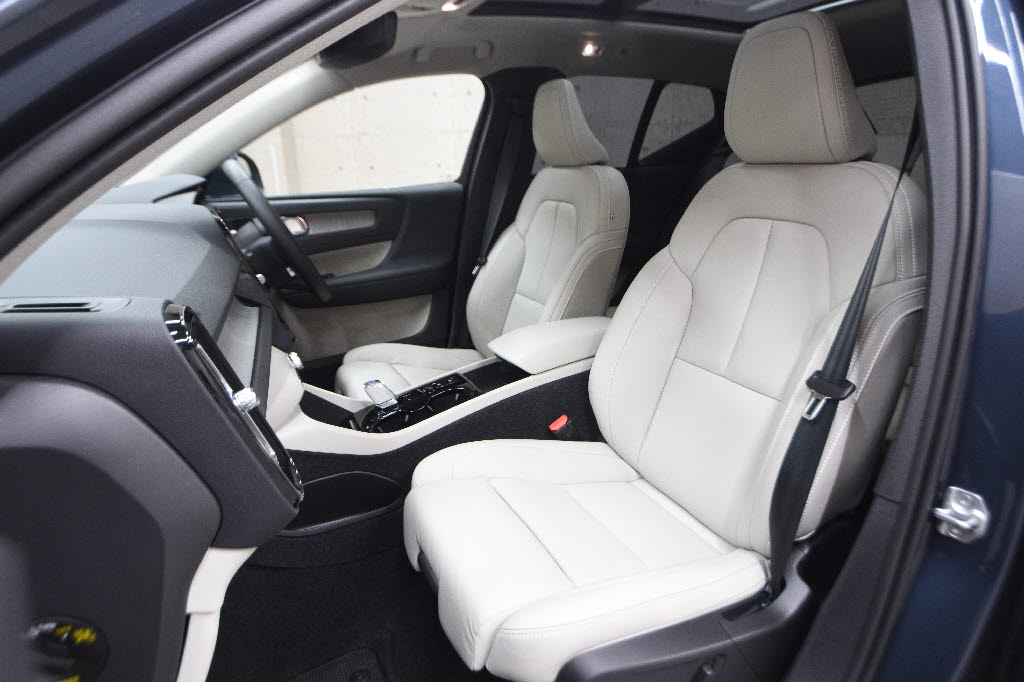 ボルボ ボルボ ＸＣ４０ RPH T5ｲﾝｽｸﾘﾌﾟｼｮﾝ