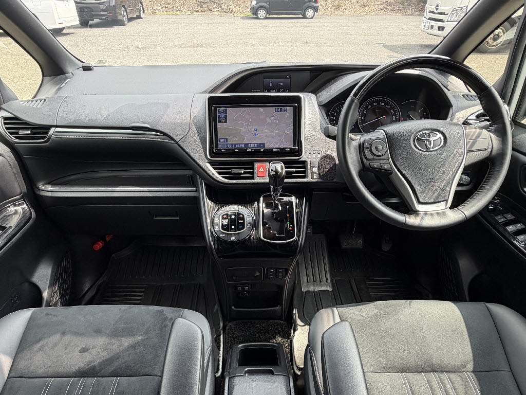 トヨタ エスクァイア GIﾌﾟﾚﾐｱﾑPKG ﾌﾞﾗｯｸﾃｰﾗｰﾄﾞ 4WD