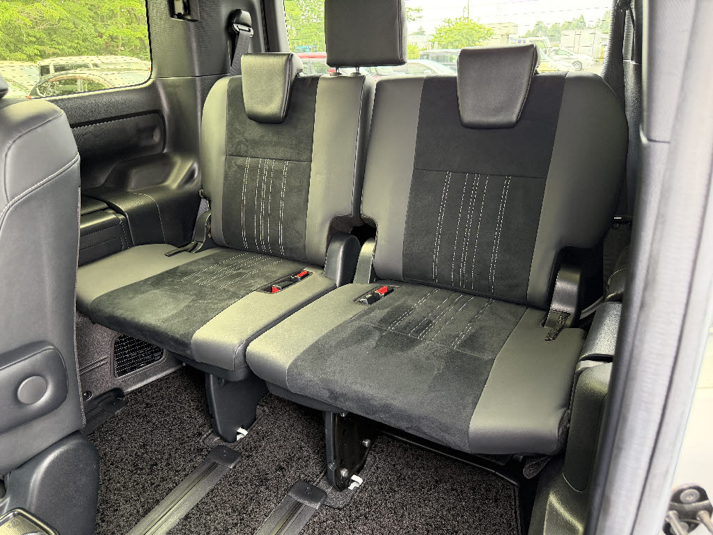 トヨタ エスクァイア GIﾌﾟﾚﾐｱﾑPKG ﾌﾞﾗｯｸﾃｰﾗｰﾄﾞ 4WD