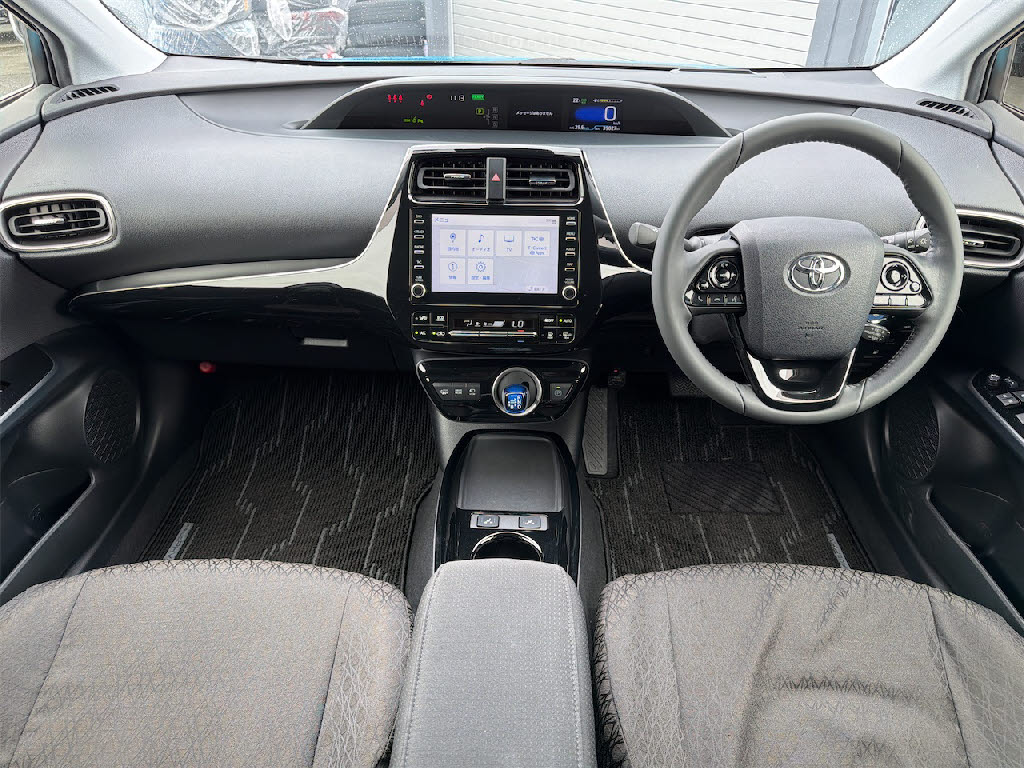 トヨタ プリウスＰＨＶ A