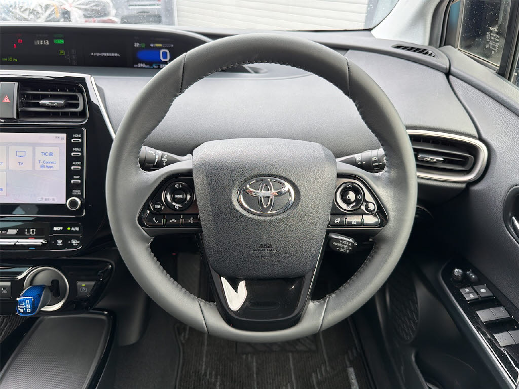 トヨタ プリウスＰＨＶ A