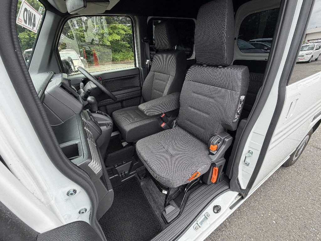 ホンダ Ｎ－ＶＡＮ FUN 4WD