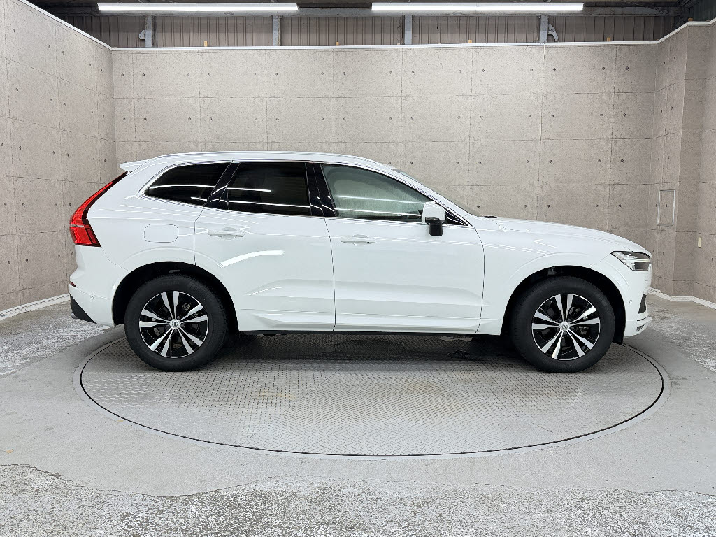 ボルボ ボルボ ＸＣ６０ B5 AWDﾓｰﾒﾝﾀﾑ 4WD