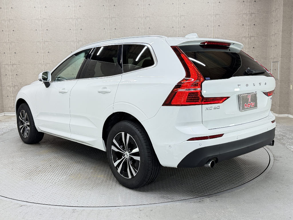 ボルボ ボルボ ＸＣ６０ B5 AWDﾓｰﾒﾝﾀﾑ 4WD