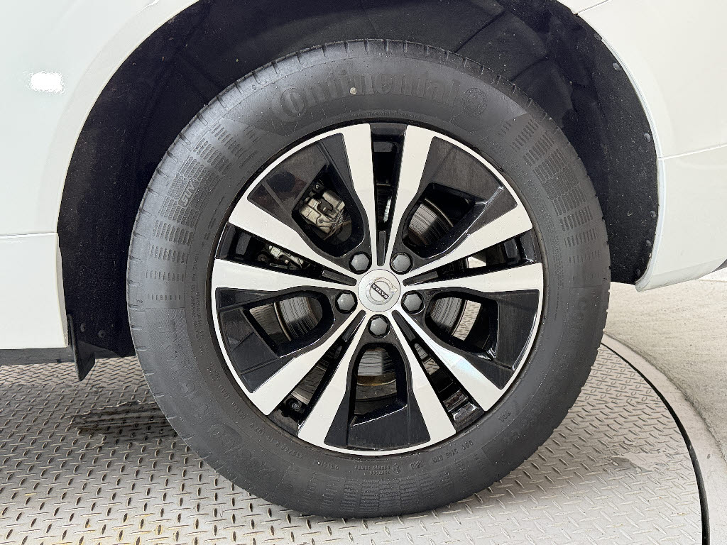 ボルボ ボルボ ＸＣ６０ B5 AWDﾓｰﾒﾝﾀﾑ 4WD