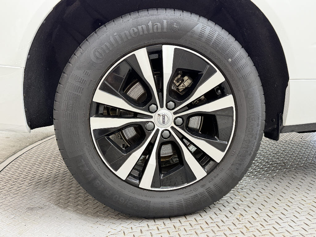 ボルボ ボルボ ＸＣ６０ B5 AWDﾓｰﾒﾝﾀﾑ 4WD