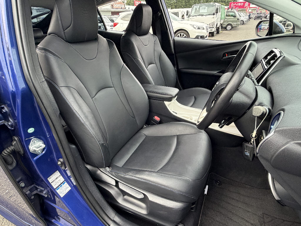 トヨタ プリウス Aﾂｰﾘﾝｸﾞｾﾚｸｼｮﾝ 4WD