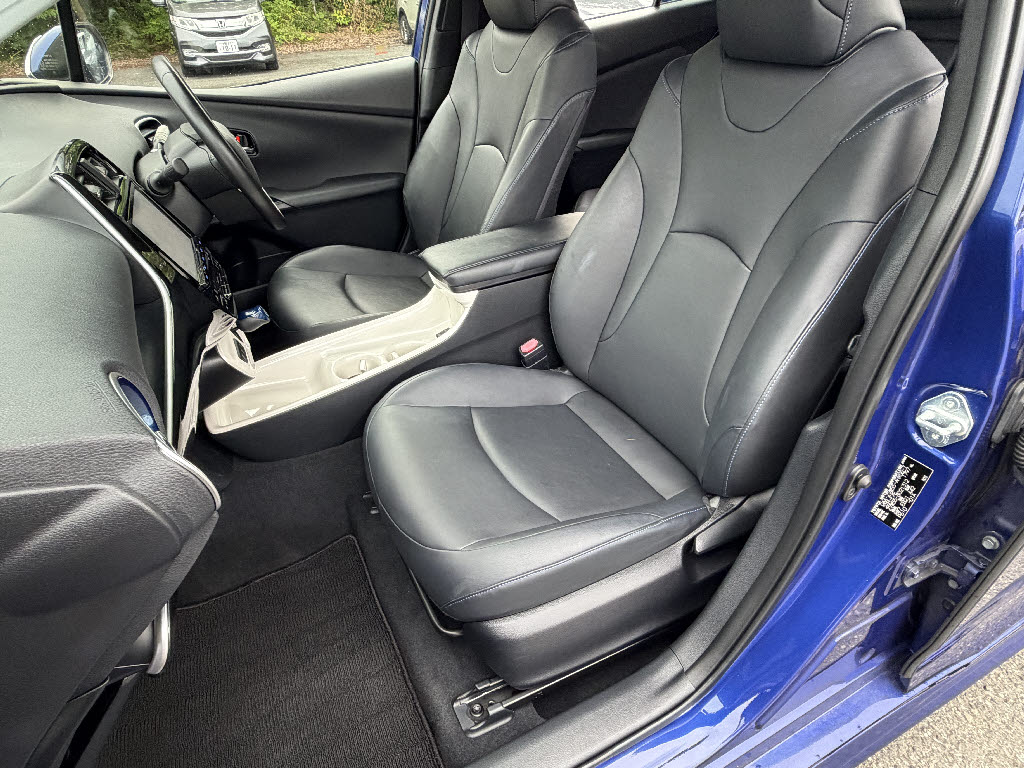 トヨタ プリウス Aﾂｰﾘﾝｸﾞｾﾚｸｼｮﾝ 4WD