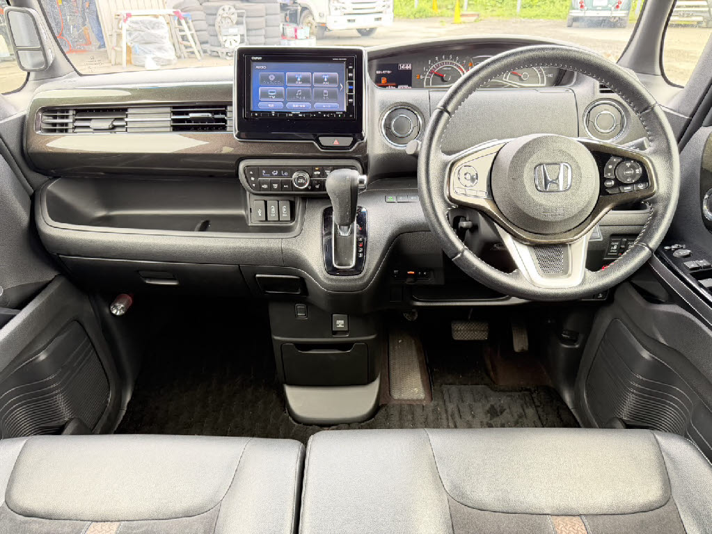 ホンダ Ｎ　ＢＯＸカスタム G・Lﾎﾝﾀﾞｾﾝｼﾝｸﾞ 4WD