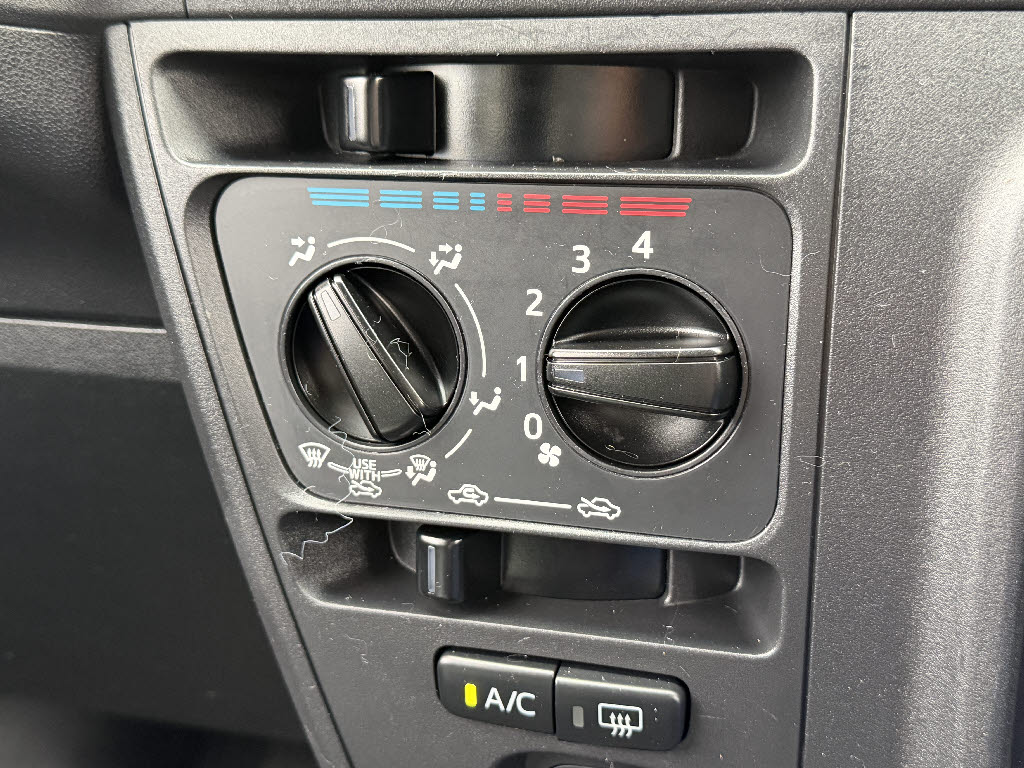 トヨタ ピクシスＶ ｸﾙｰｽﾞﾀｰﾎﾞSAⅢ 4WD